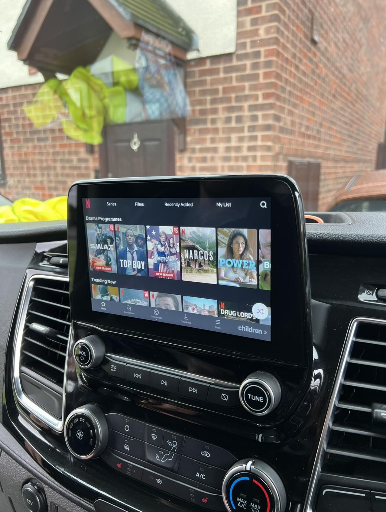 Youtube e Netflix AI-Box per Toyota