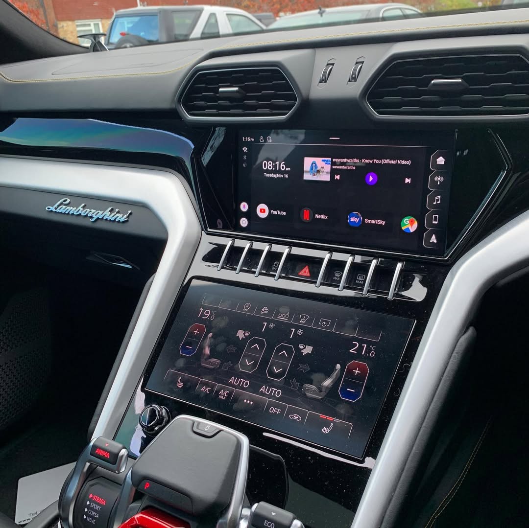 Youtube e Netflix AI-Box per Lamborghini